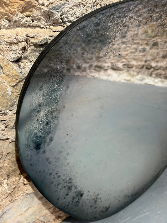 Heavy Edges Pebble - 765 x 770mm