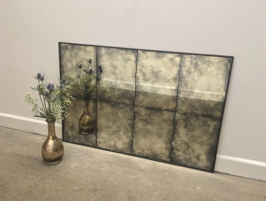 Eight Panelled Dark Cloud