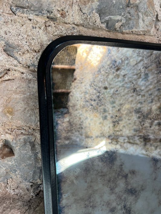 Radius Medium Vintage - 560 x 760mm
