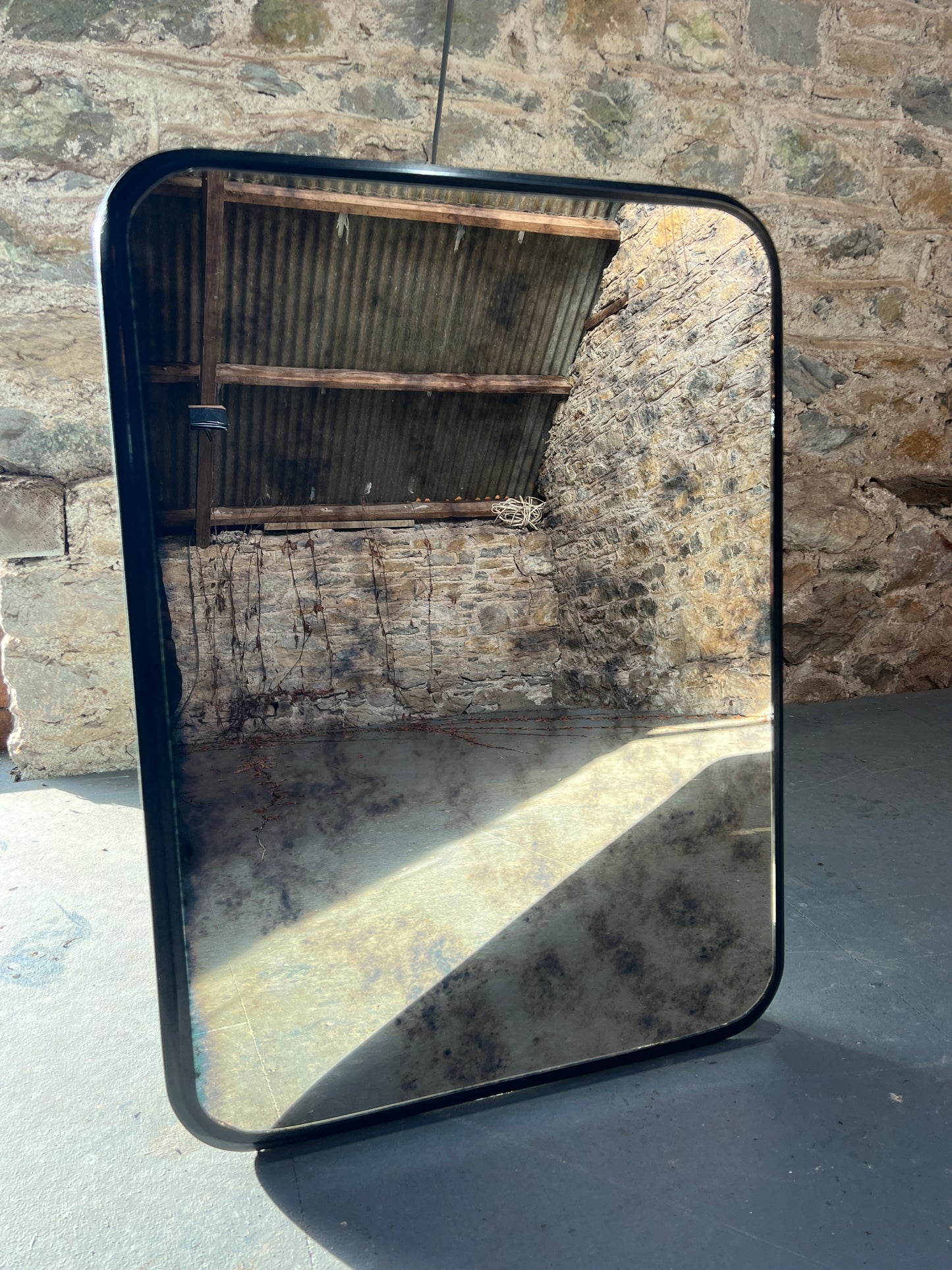 Radius Medium Vintage - 560 x 760mm