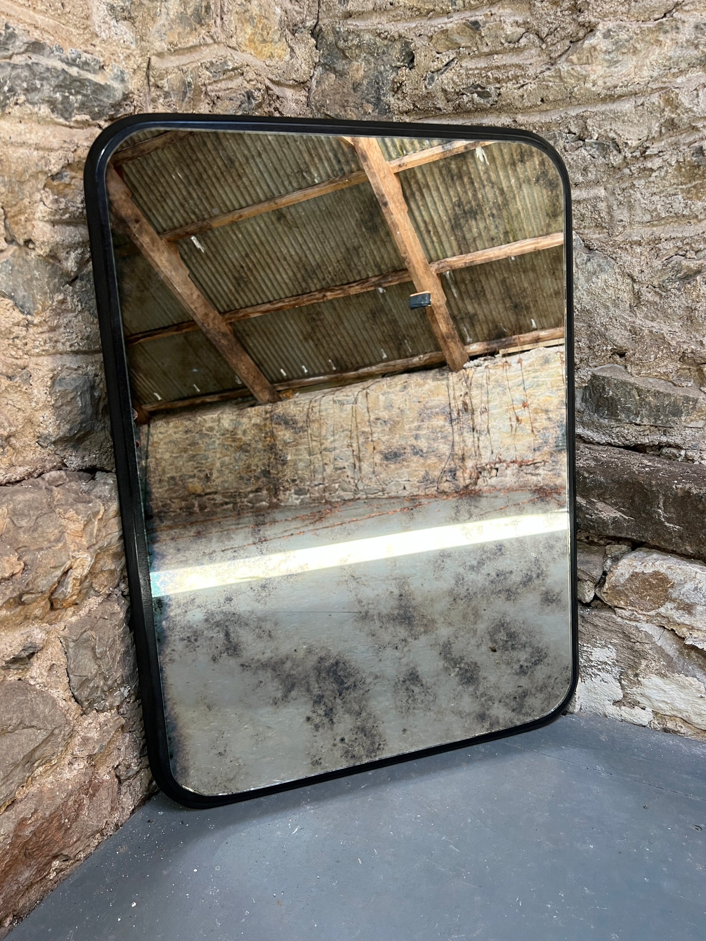 Radius Medium Vintage - 560 x 760mm