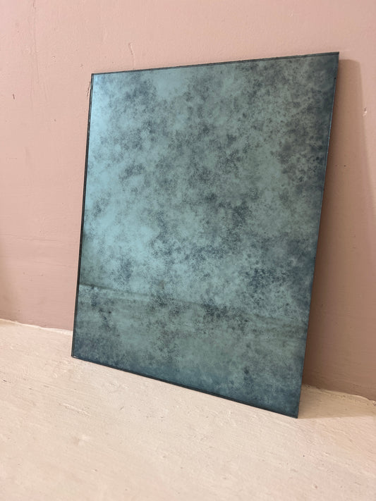 Blue Tint - Medium Vintage