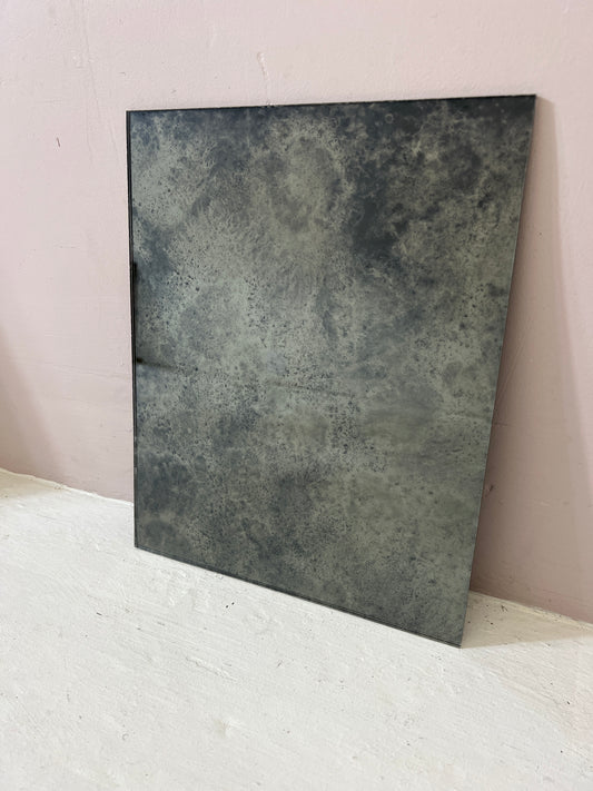 Grey Tint - Medium Vintage