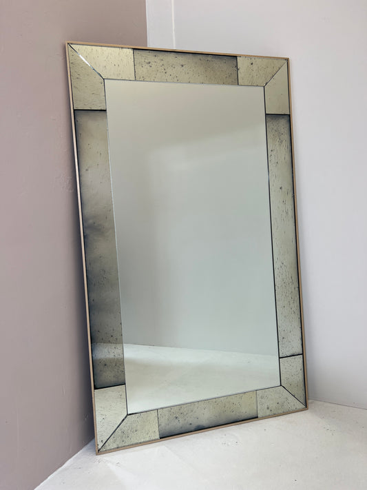 Mottled border panel - 740 x 1235mm