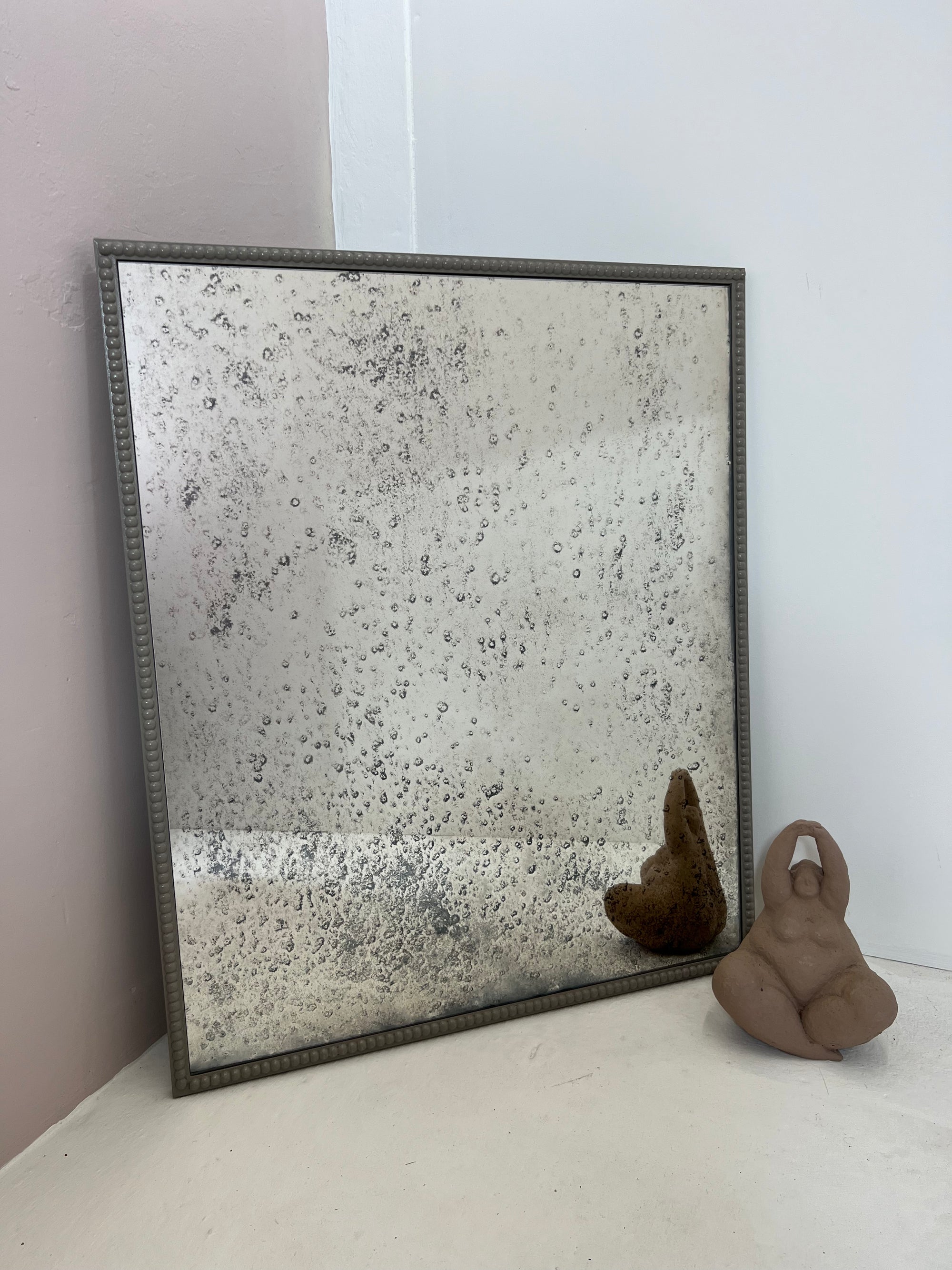 Antique mirror top