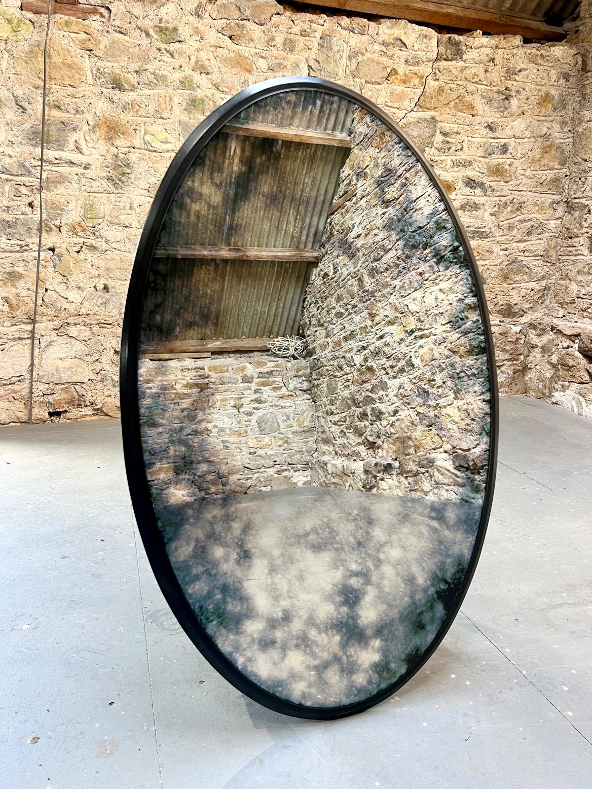 Dark Cloud framless oval - 600 x 945mm